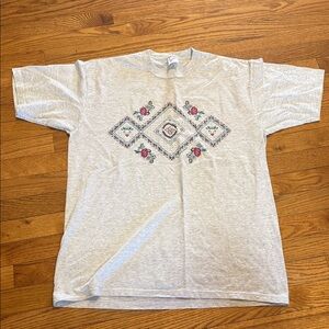 Vintage 90’s Light Gray Tee with Floral Diamond Print
